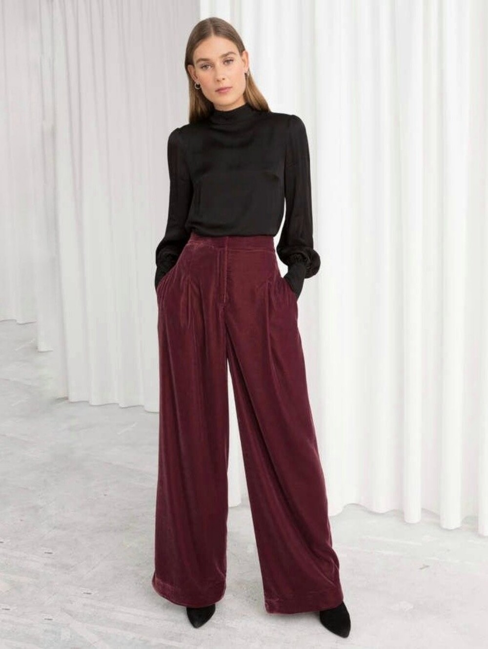 & Other Stories dark red velvet wide leg trousers pants pleated women's size 2